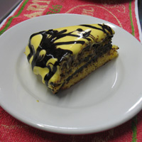 Torta farcita con crema di mascarpone Torta farcita con crema di mascarpone